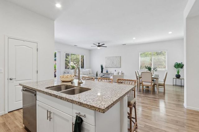 2140 Garnet Way, Hollister, CA 95023