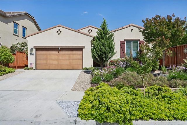 2140 Garnet Way, Hollister, CA 95023