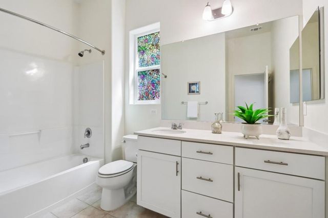 2140 Garnet Way, Hollister, CA 95023