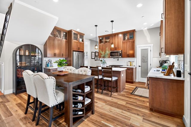 808 Iris Ct, Lodi, CA 95242