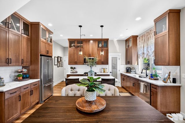 808 Iris Ct, Lodi, CA 95242