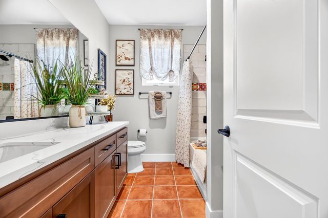 808 Iris Ct, Lodi, CA 95242