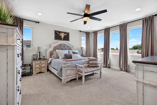 808 Iris Ct, Lodi, CA 95242