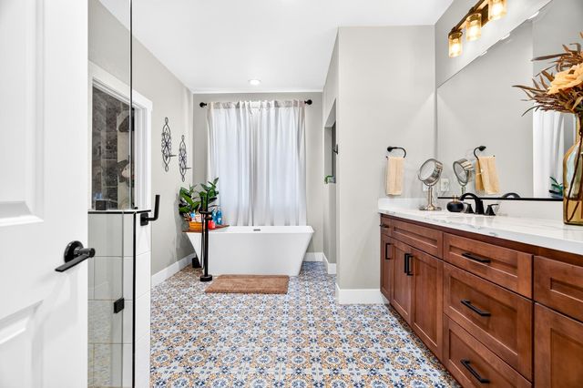 808 Iris Ct, Lodi, CA 95242