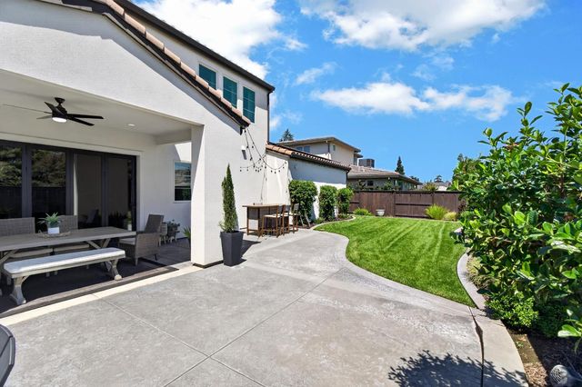 808 Iris Ct, Lodi, CA 95242