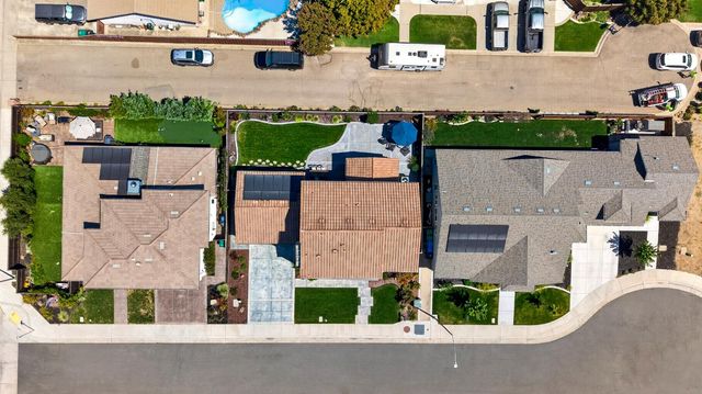 808 Iris Ct, Lodi, CA 95242