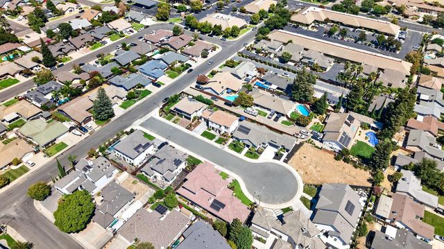 808 Iris Ct, Lodi, CA 95242