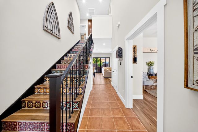 808 Iris Ct, Lodi, CA 95242