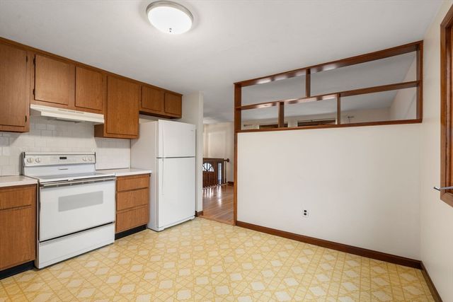 6 Nancy Cir, Maynard, MA 01754