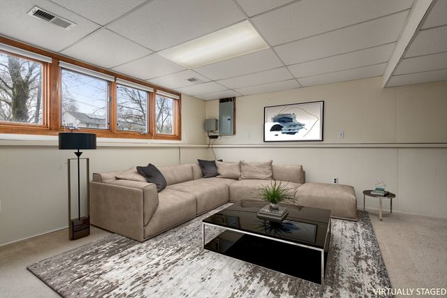 6 Nancy Cir, Maynard, MA 01754