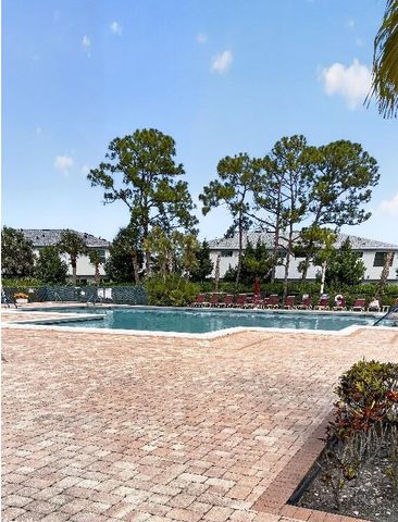 4820 Lucerne Lakes Boulevard W 402, Lake Worth, FL 33467