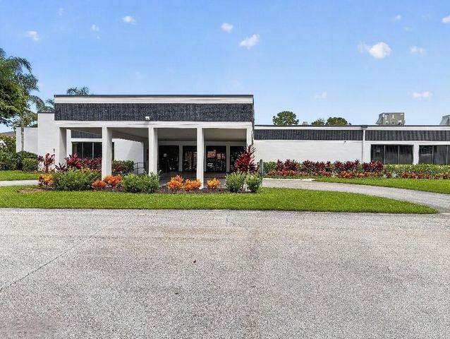 4820 Lucerne Lakes Boulevard W 402, Lake Worth, FL 33467