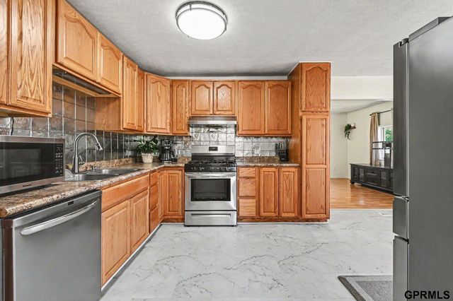 1000 N 4th Street, Springfield, NE 68059