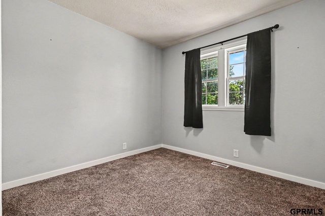 1000 N 4th Street, Springfield, NE 68059