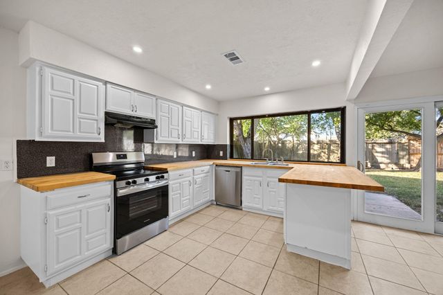 16610 Carbridge Drive, Houston, TX 77084