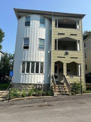 3 Vernon Ter, Worcester, MA 01610