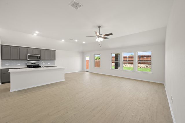 408 Comanche Drive, Cleburne, TX 76033