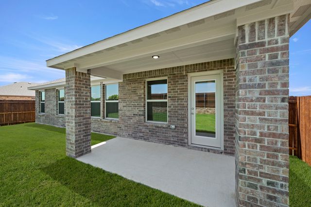408 Comanche Drive, Cleburne, TX 76033
