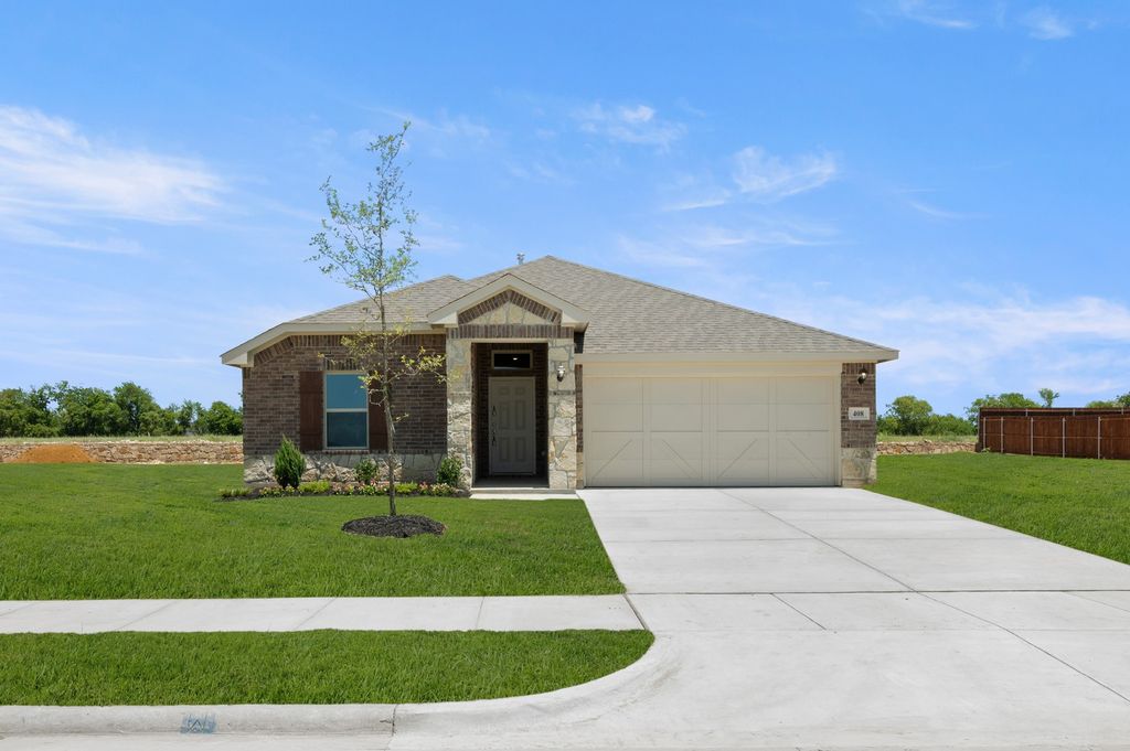 408 Comanche Drive, Cleburne, TX 76033