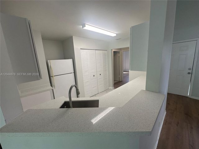 3417 NW 44th Street 206, Oakland Park, FL 33309