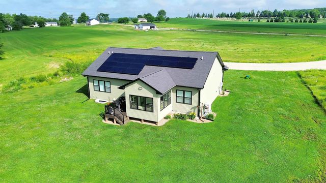 215 Blue Spruce Drive, New Hartford, IA 50660
