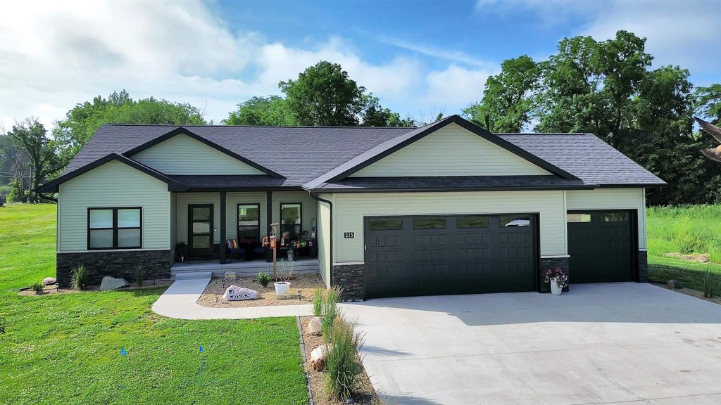 215 Blue Spruce Drive, New Hartford, IA 50660