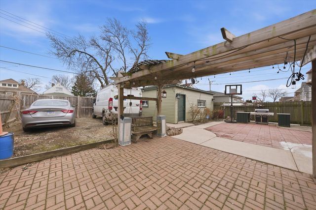 5237 S Fairfield Avenue, Chicago, IL 60632