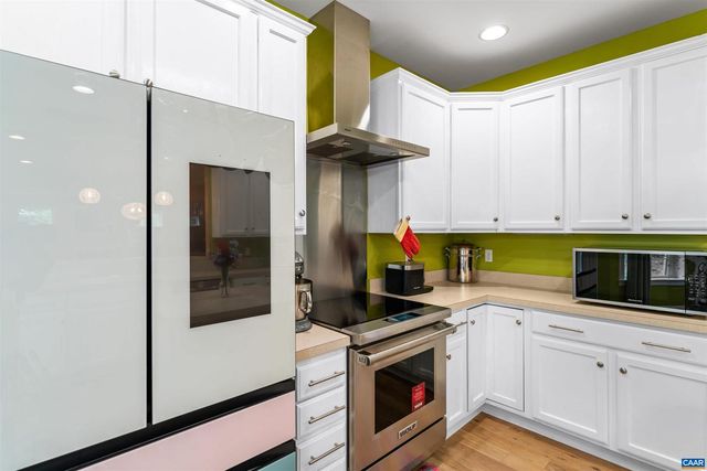 560 ROLLING VALLEY CT, Charlottesville, VA 22902