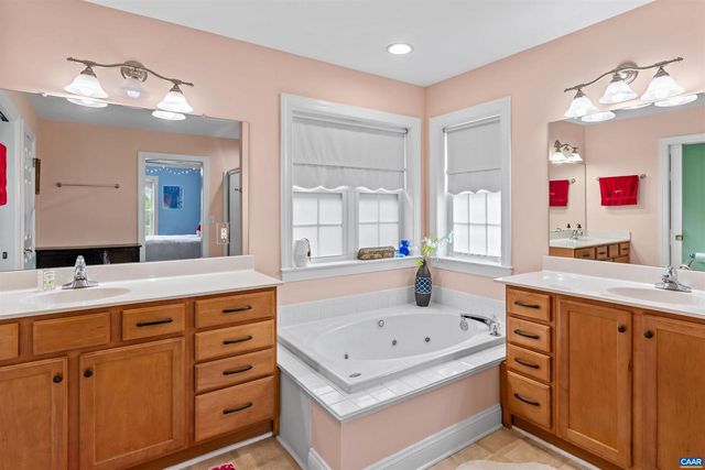 560 ROLLING VALLEY CT, Charlottesville, VA 22902