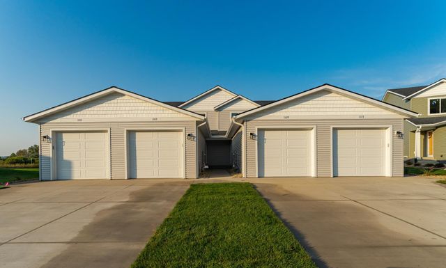 1105 Century Village Lane NE, Rochester, MN 55906