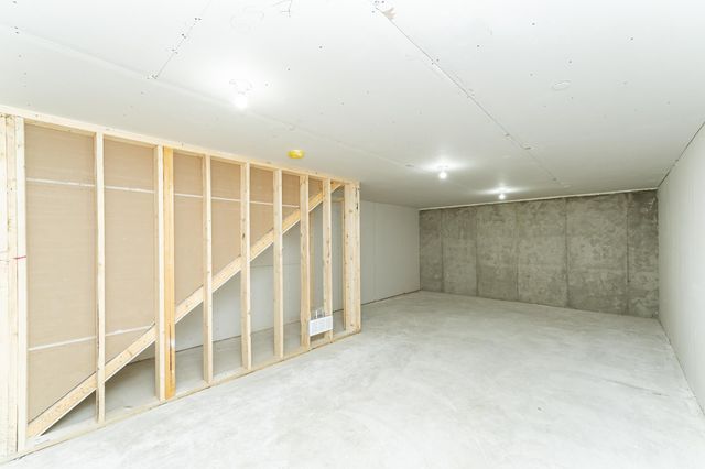 1105 Century Village Lane NE, Rochester, MN 55906