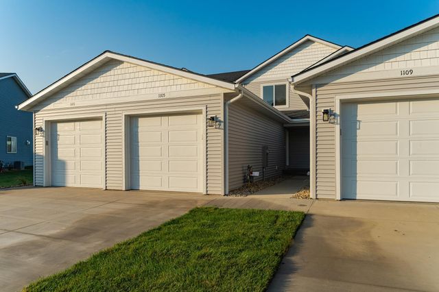 1105 Century Village Lane NE, Rochester, MN 55906