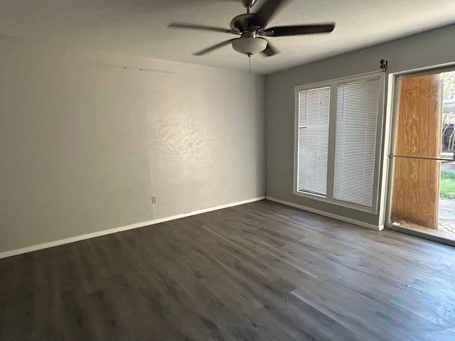 3101 Rufe Snow C, Richland Hills, TX 76118
