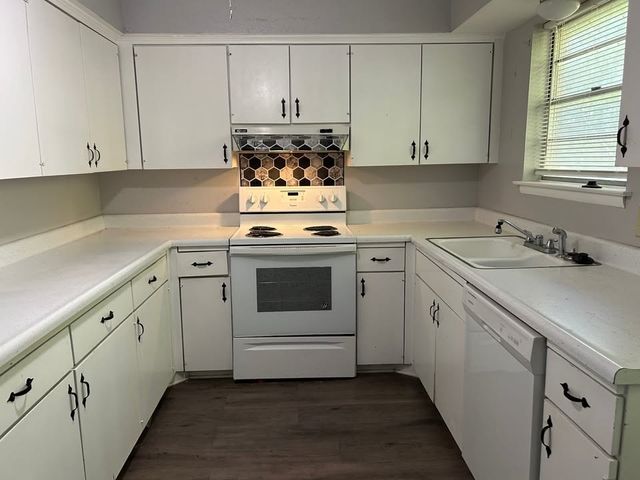 3101 Rufe Snow C, Richland Hills, TX 76118