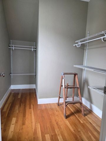 8 Tacoma 1, Lynn, AE 09105