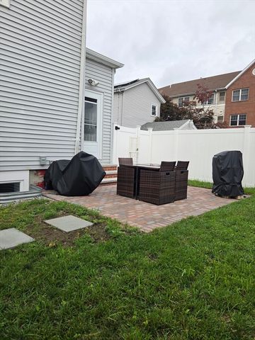 8 Tacoma 1, Lynn, AE 09105