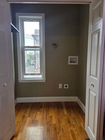 8 Tacoma 1, Lynn, AE 09105