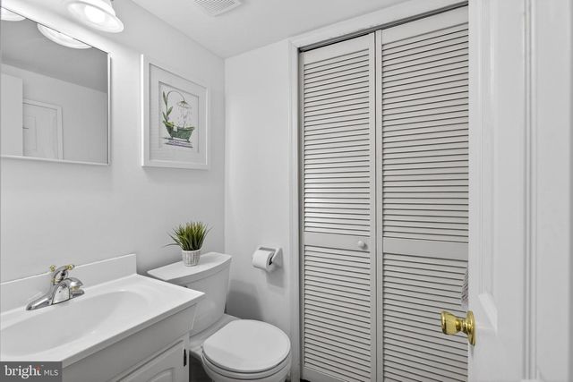 17 FAWNHOLLOW CT, Medford, NJ 08055