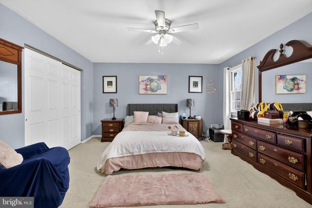 17 FAWNHOLLOW CT, Medford, NJ 08055