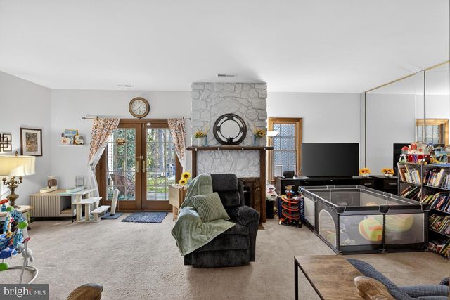 17 FAWNHOLLOW CT, Medford, NJ 08055