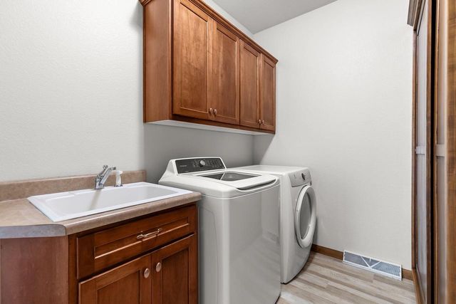 231 BOSWORTH LANE, Neenah, WI 54956