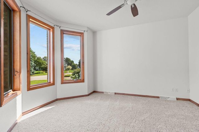 231 BOSWORTH LANE, Neenah, WI 54956