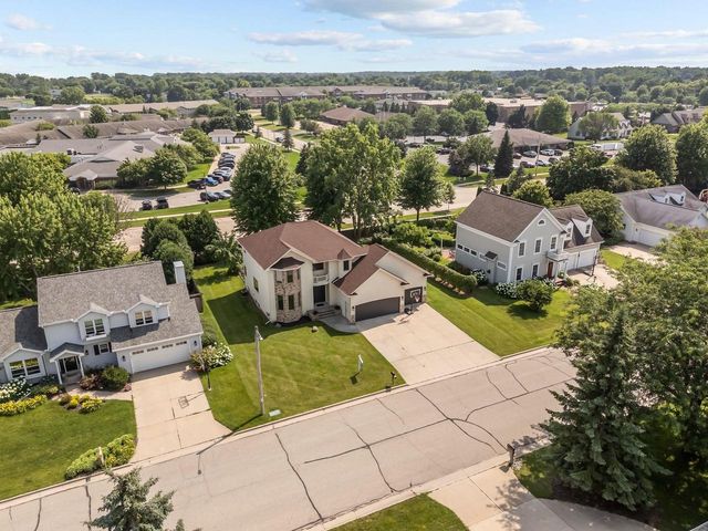 231 BOSWORTH LANE, Neenah, WI 54956