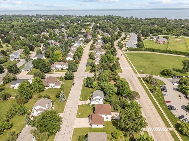 231 BOSWORTH LANE, Neenah, WI 54956