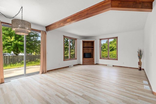 231 BOSWORTH LANE, Neenah, WI 54956