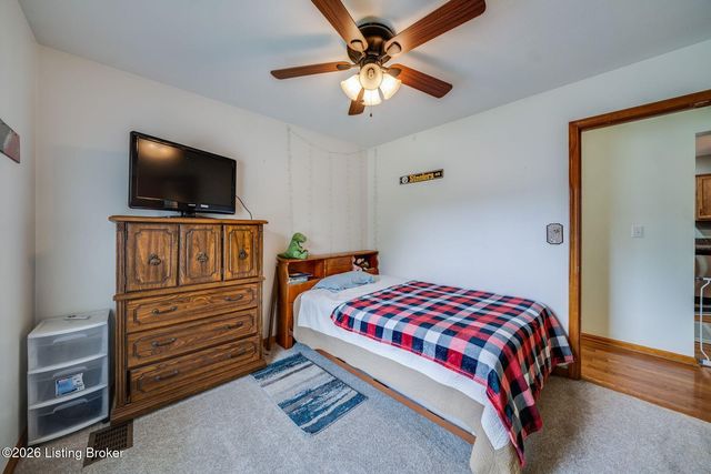 7505 Jamaica Dr, Louisville, KY 40214