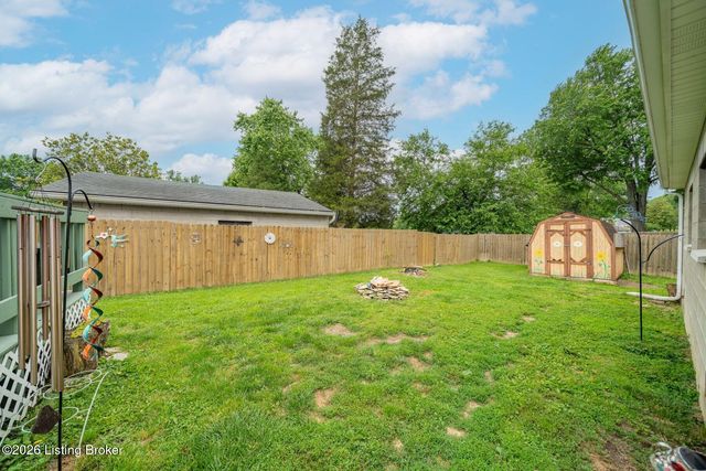 7505 Jamaica Dr, Louisville, KY 40214
