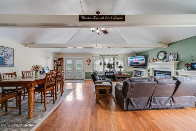 7505 Jamaica Dr, Louisville, KY 40214