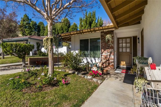 26856 Oak Branch Circle, Newhall, CA 91321