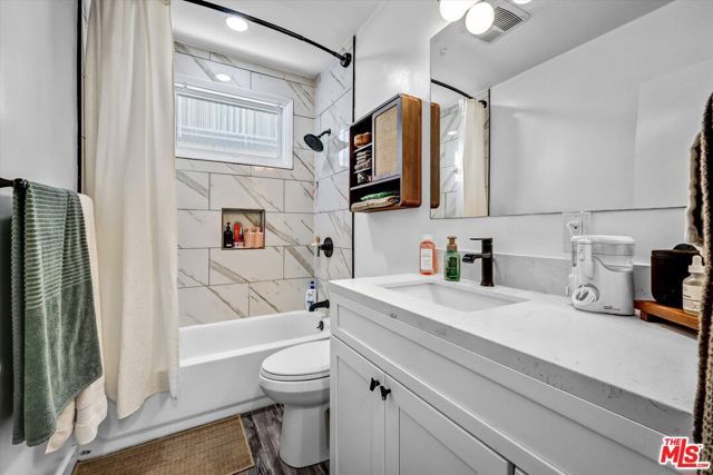 1610 E Carson Street, Long Beach, CA 90807